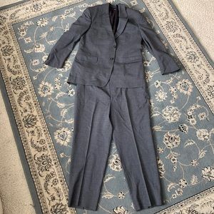 Men’s grey suit